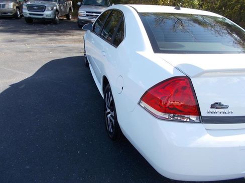 Used 2011 Chevrolet Impala LS image 4
