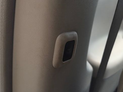 Used 2013 Toyota Sienna XLE w/ Premium Pkg FWD image 13