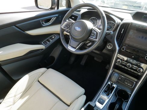 Used 2022 Subaru Ascent Limited w/ Technology Package AWD/4WD image 9