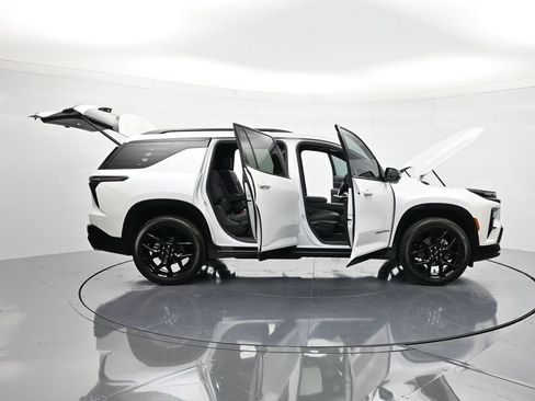 Certified 2024 Chevrolet Traverse RS w/ LPO, Floor Liner Package image 51