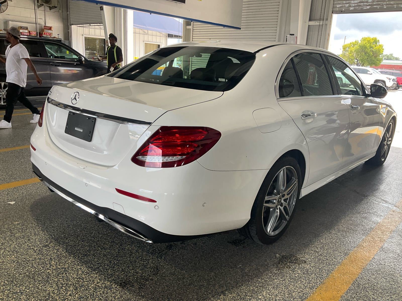 Used 2018 Mercedes-Benz E 300 image 12