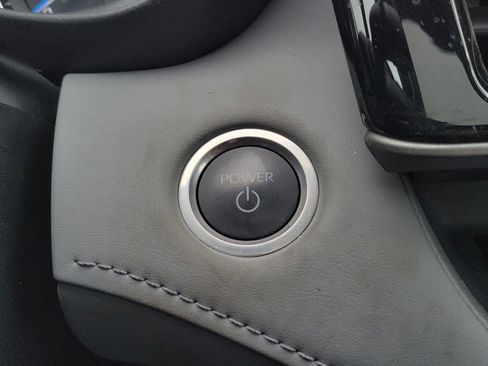 Used 2024 Toyota Highlander XLE AWD/4WD image 27