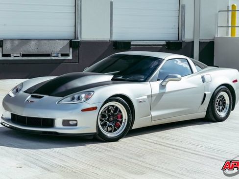 Used 2006 Chevrolet Corvette Z06 w/ Preferred Equipment Group RWD image 36