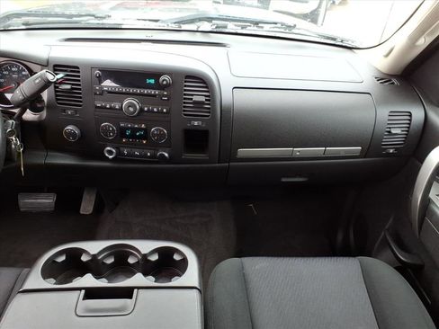 Used 2010 GMC Sierra 2500 SLE w/ SLE Preferred Package image 7