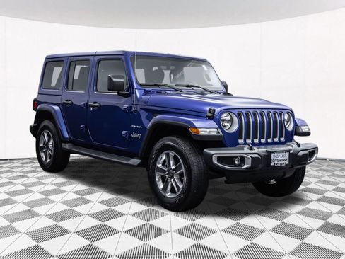 Used 2020 Jeep Wrangler Unlimited Sahara w/ Uconnect 4C Nav & Sound Group AWD/4WD image 15