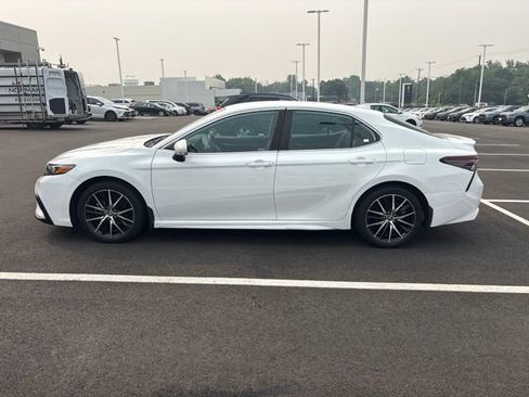 Certified 2024 Toyota Camry SE w/ Cold Weather Package FWD image 4