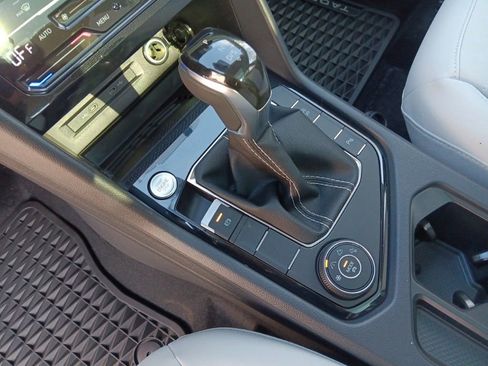 New 2025 Volkswagen Taos SE image 23