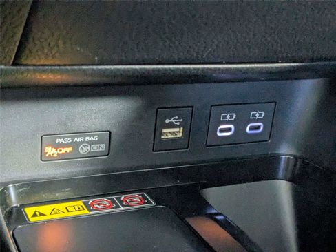 Certified 2025 Toyota Camry SE FWD image 25