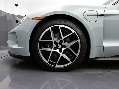 Certified 2025 Porsche Taycan AWD/4WD image 6
