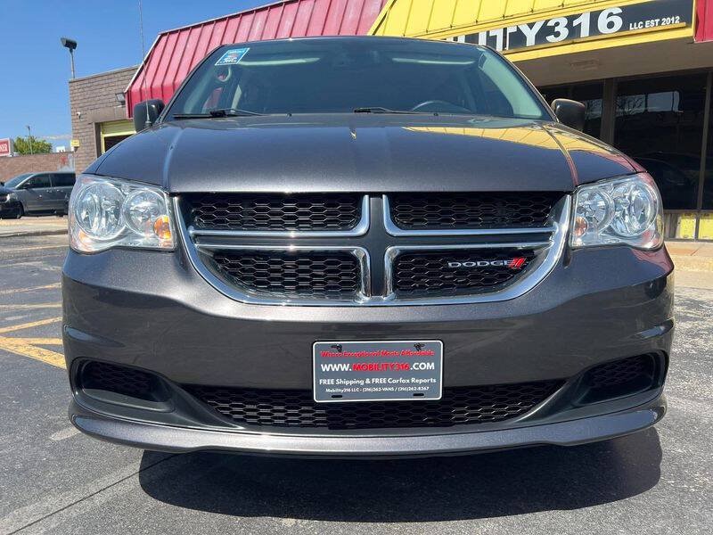 Used 2019 Dodge Grand Caravan SE w/ UConnect Hands-Free Group FWD image 8