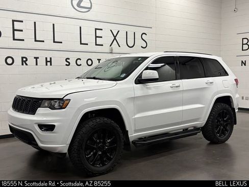 Used 2021 Jeep Grand Cherokee Laredo X AWD/4WD image 6