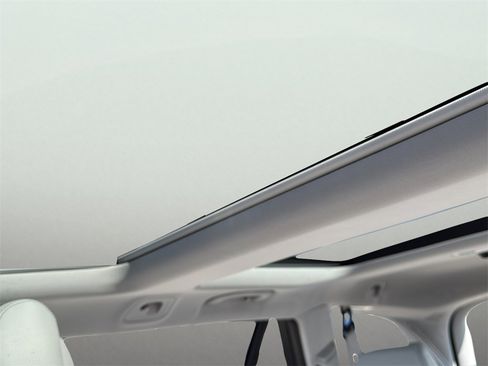 Used 2016 Mercedes-Benz E 350 4MATIC Wagon image 18