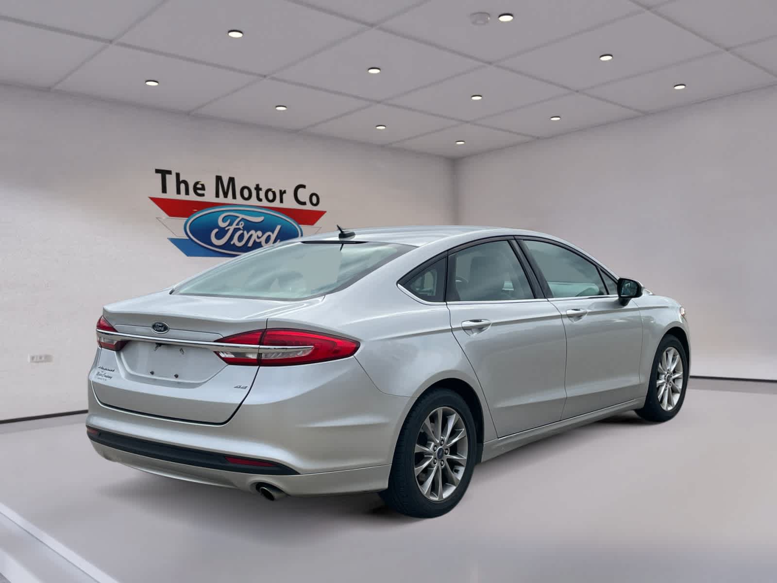 Used 2017 Ford Fusion SE FWD image 5