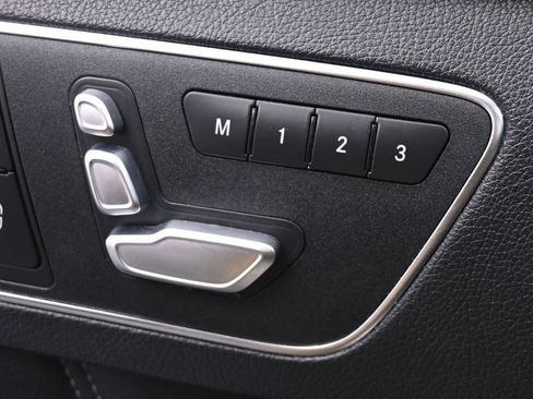 Used 2014 Mercedes-Benz E 550 4MATIC Sedan image 35