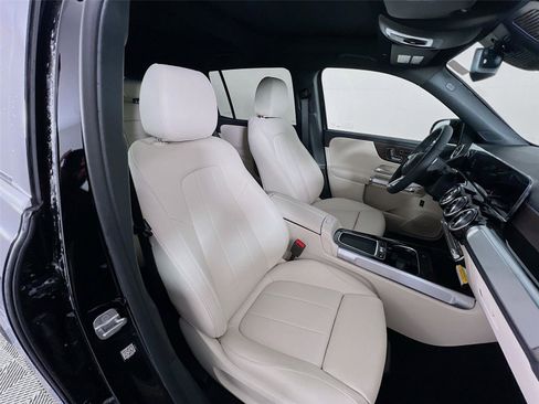New 2026 Mercedes-Benz GLB 250 4MATIC image 28