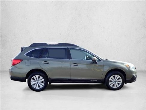 Used 2015 Subaru Outback 2.5i Premium image 5