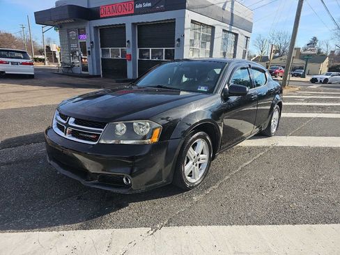 Used 2013 Dodge Avenger SXT image 1