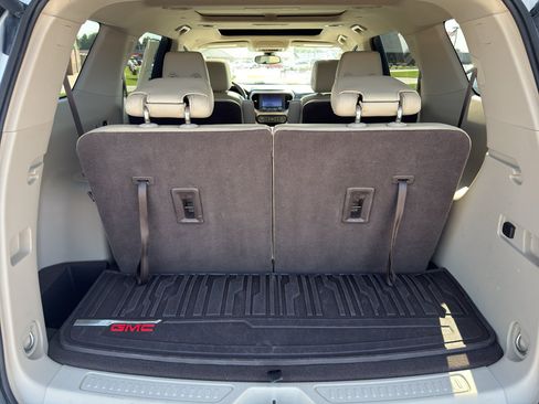 Used 2018 GMC Acadia Denali w/ Technology Package FWD image 7