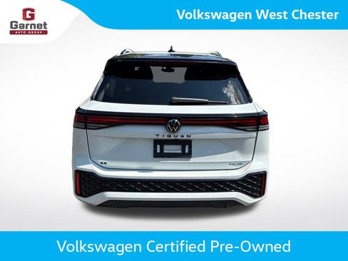 Used 2025 Volkswagen Tiguan SE R-Line AWD/4WD image 4