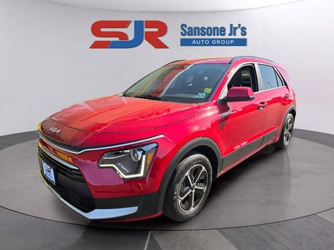 Certified 2025 Kia Niro LX FWD image 1
