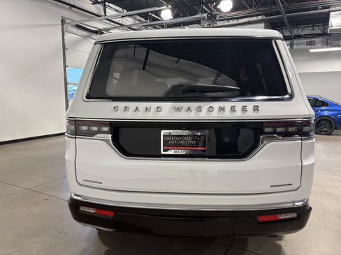 Used 2023 Jeep Grand Wagoneer Series III AWD/4WD image 6