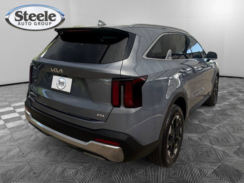 Used 2025 Kia Sorento S AWD/4WD image 5