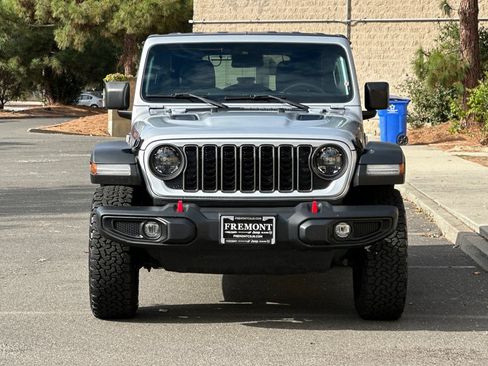 Used 2024 Jeep Wrangler Unlimited Rubicon AWD/4WD image 8