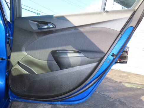 Used 2017 Chevrolet Cruze LT FWD image 34