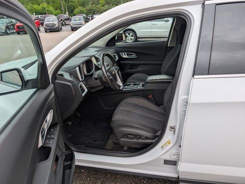 Used 2017 Chevrolet Equinox LT w/ Convenience Package AWD/4WD image 10