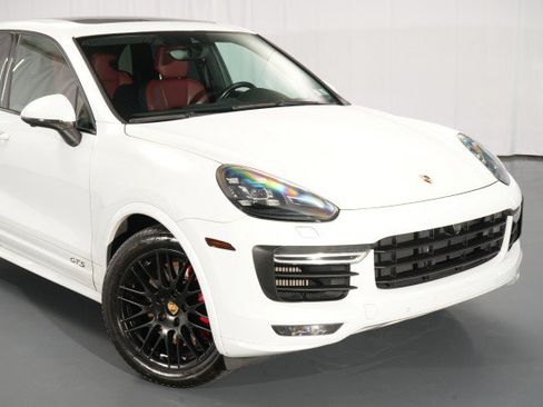 Used 2016 Porsche Cayenne GTS AWD/4WD image 11