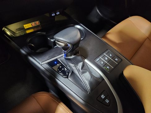 Used 2023 Lexus UX 250h FWD w/ Accessory Package (Z2) image 39