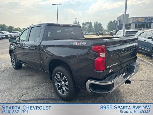 Used 2024 Chevrolet Silverado 1500 LT AWD/4WD image 5