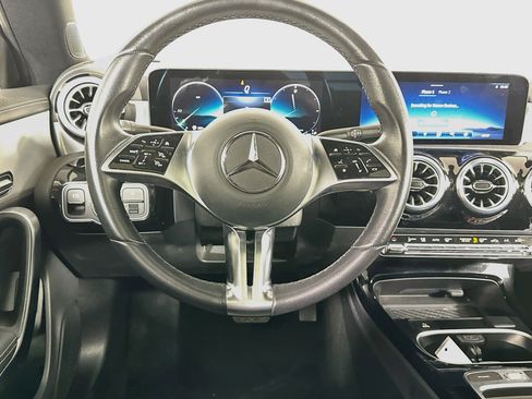 Used 2025 Mercedes-Benz CLA 250 image 18