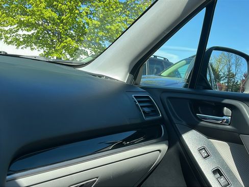 Used 2018 Subaru Forester 2.5i Limited AWD/4WD image 20