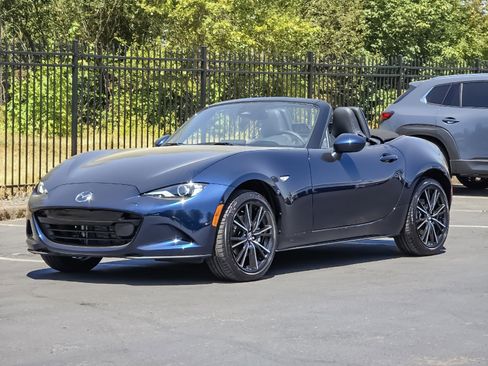 New 2025 MAZDA MX-5 Miata Grand Touring w/ Weather Package image 9