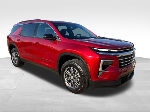 Used 2026 Chevrolet Traverse LT AWD/4WD image 8