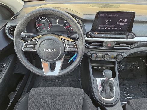 Used 2024 Kia Forte LXS image 17