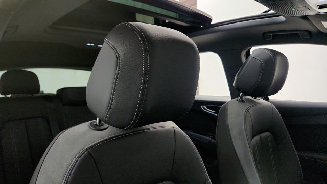 Used 2025 Audi Q4 e-tron Premium w/ Convenience Package AWD/4WD image 39