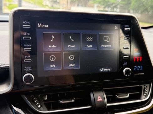 Used 2019 Toyota C-HR XLE FWD image 48