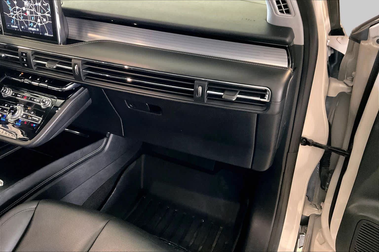 Used 2022 Lincoln Corsair FWD w/ Equipment Group 101A image 16