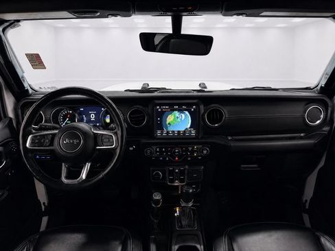 Used 2022 Jeep Wrangler Unlimited Sahara w/ Cold Weather Group AWD/4WD image 24