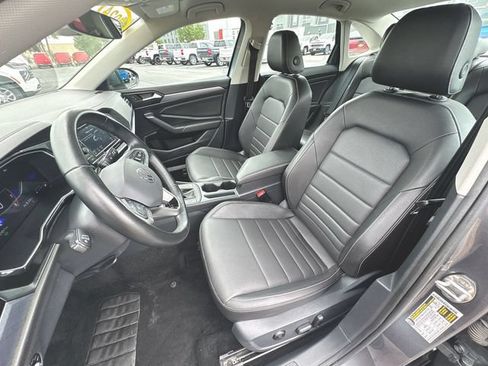 Used 2024 Volkswagen Jetta SE FWD image 18