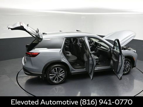 Certified 2026 INFINITI QX60 Luxe w/ Family Package AWD/4WD image 36