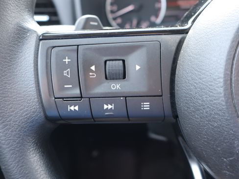 Used 2021 Nissan Rogue SV AWD/4WD image 15
