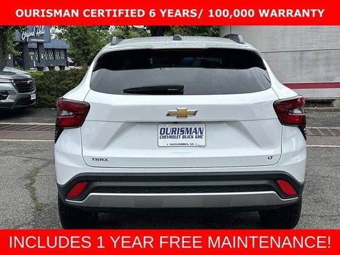 Certified 2025 Chevrolet Trax LT w/ LT Convenience Package FWD image 3