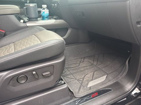 Used 2025 Chevrolet Silverado 1500 ZR2 w/ Technology Package image 9