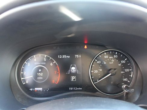 Used 2024 Nissan Kicks SV image 19