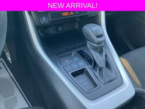 Used 2022 Toyota RAV4 LE image 31