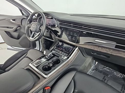 Used 2020 Audi Q7 3.0T Premium image 13