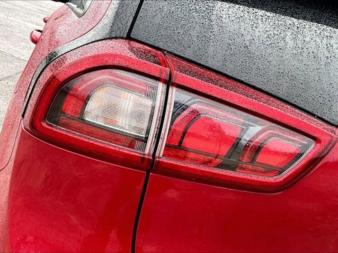 Used 2018 Kia Niro EX w/ EX Premium Package image 23